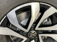 Volkswagen T-Roc 2.0Activ/DSG/SHZ/Scheckheft/Carplay/NeuTüv bei Bilicar