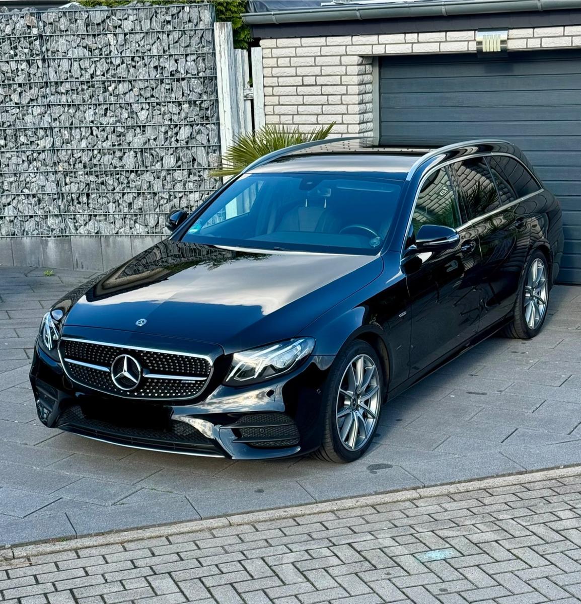 Mercedes-Benz E 200 T Autom. AMG Line Mild Hybrid 