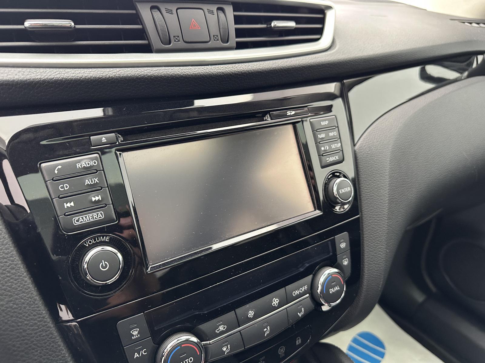 Nissan Qashqai N-Connecta "PANO-NAVI-CAM-MULTI-TEMPO"