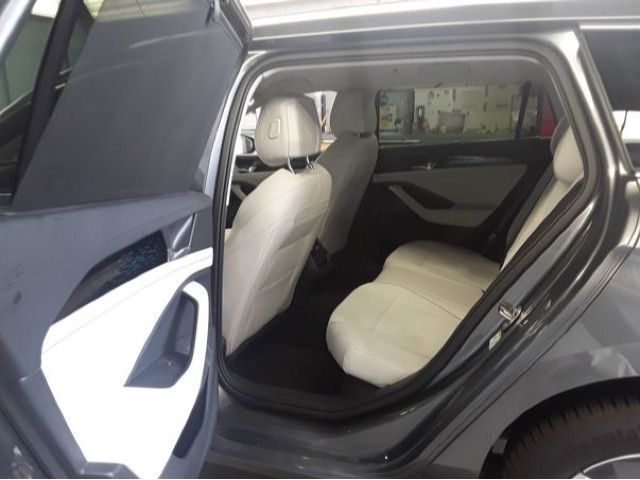 Volkswagen Passat Variant - Bild 8