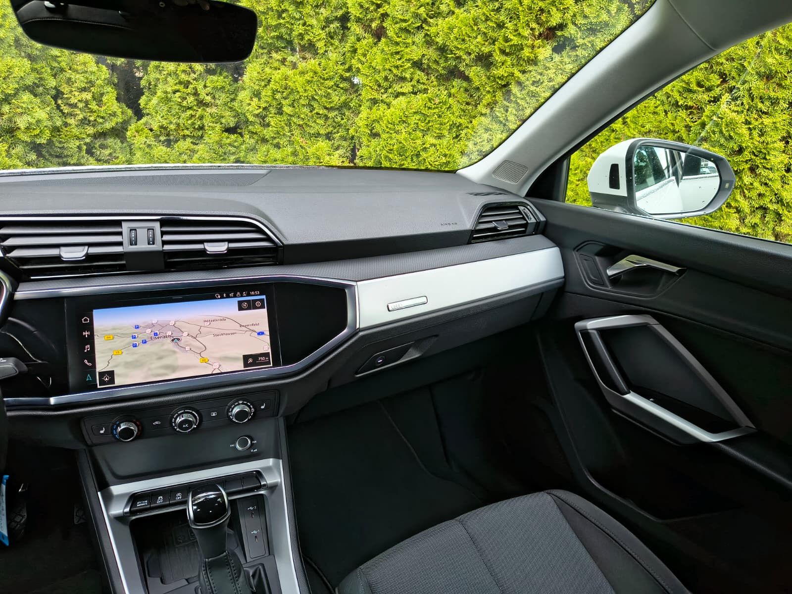 Fahrzeugabbildung Audi Q3 Sportback 35 TDI S-tronic LED+MMI+AHK+SHZ+DSP