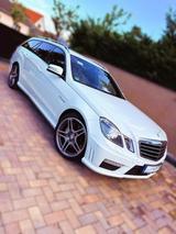Mercedes-Benz E 63 T AMG - Drivers Package - MB Scheckheft - weiße Mercedes-Benz E 63 AMG