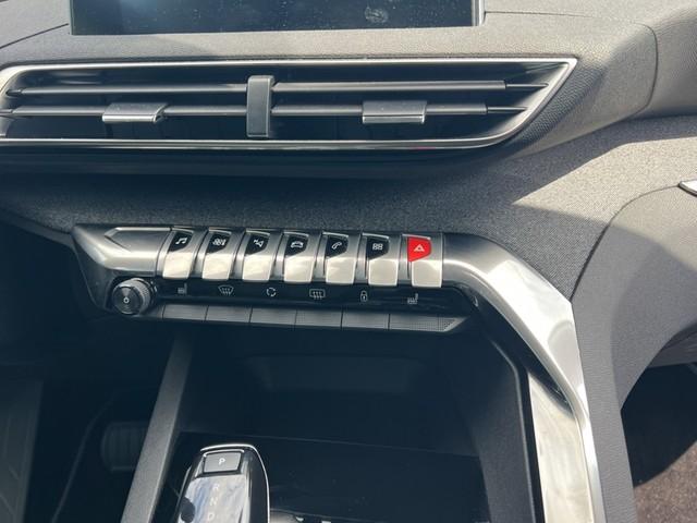 Peugeot 3008 Allure 1.2 PT EAT8 +PANO+NAVI+LED+SHZ+CARPL