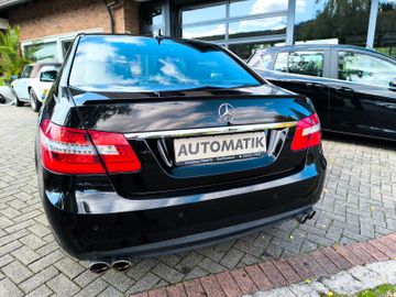 Mercedes E 220 - 4