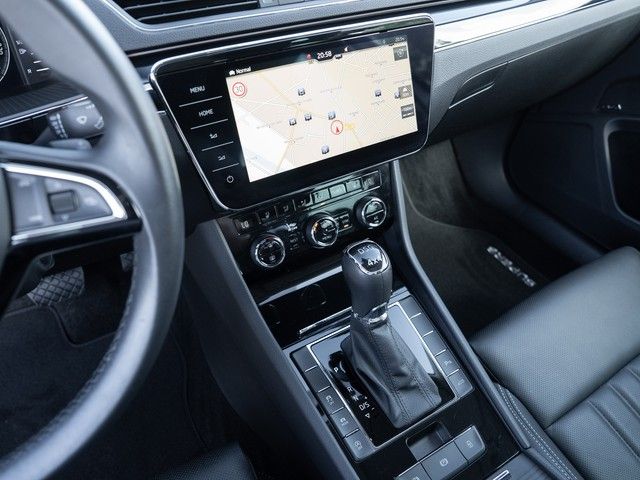 Superb Combi 2.0 TDI L&K 4x4 DSG PANO+MATRIX+DCC