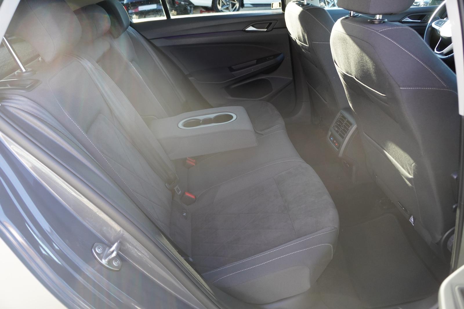 Volkswagen Golf VIII 1.5 16V TSI Life LED ACC App-Connect