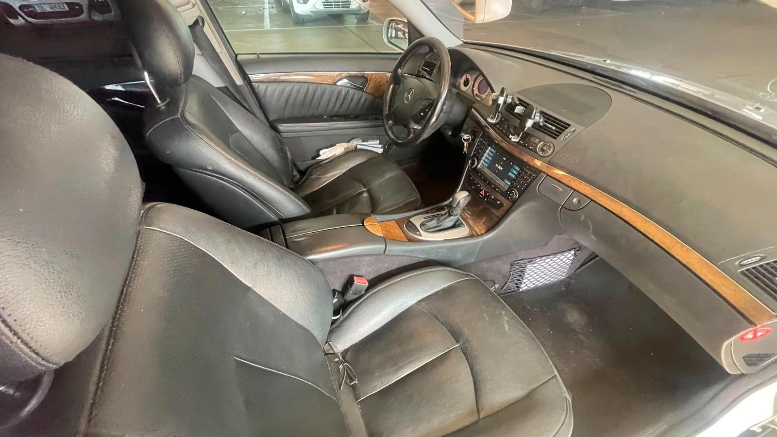 Mercedes-Benz E320 2004 — photo 10