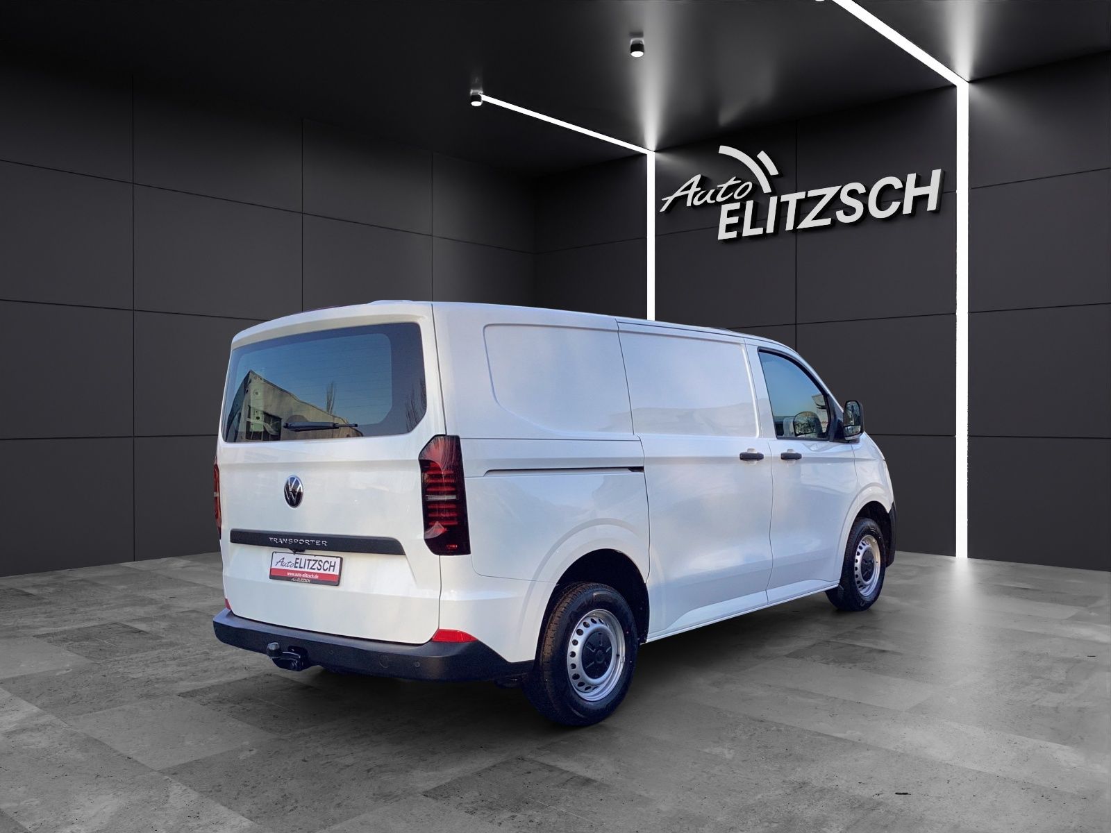 Fahrzeugabbildung Volkswagen T7 Transporter TDI Kasten AHK LaneAssist RearVie