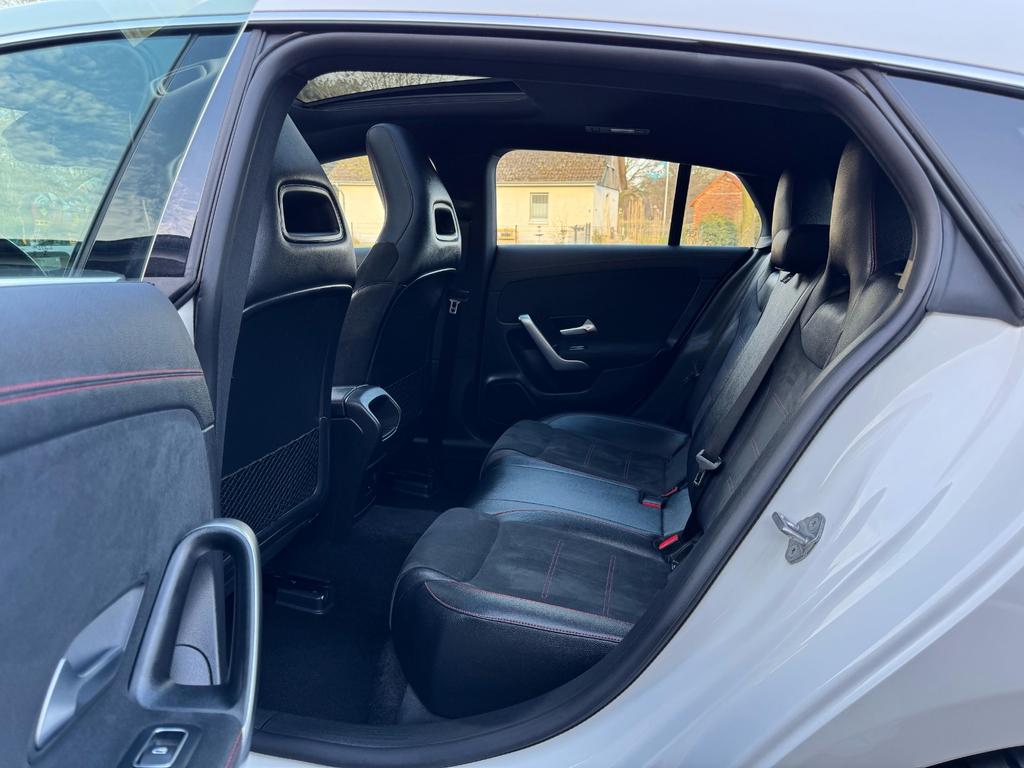 Mercedes-Benz CLA 35 AMG