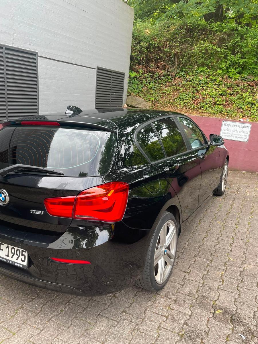 BMW 118i Advantage| EZ 2017 | 136 PS 