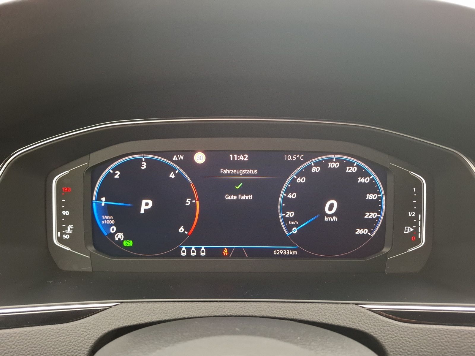 Fahrzeugabbildung Volkswagen Passat Variant TDI Elegance DSG Standhzg. Matrix