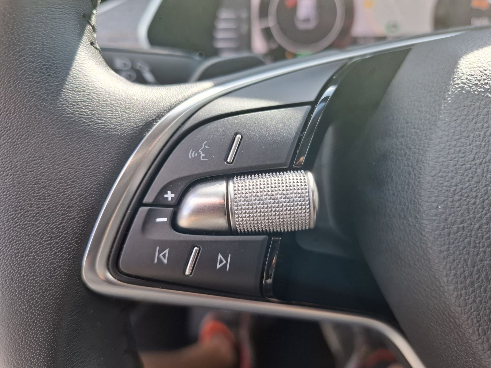 Fahrzeugabbildung SKODA Octavia 1.5 eTSI DSG Selection LED*AHK*5J-Gar.