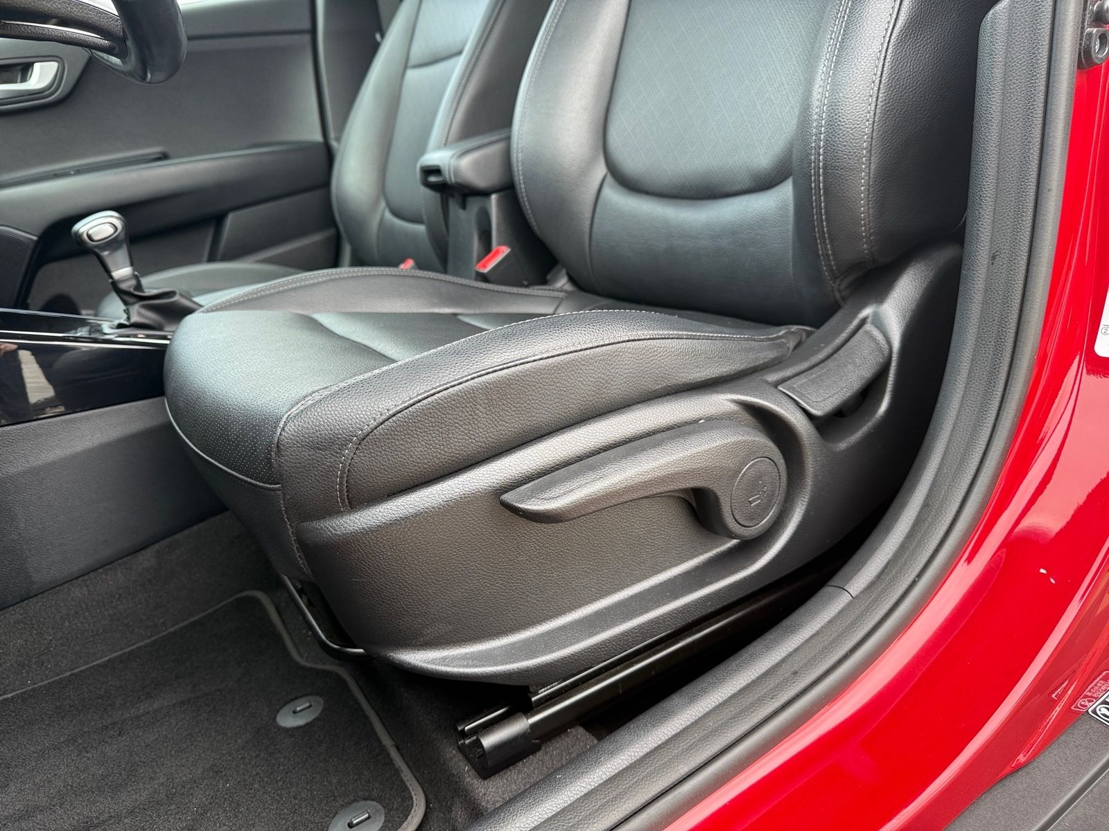 Fahrzeugabbildung Kia STONIC 1.0T DCT PLATINUM O. GD 2