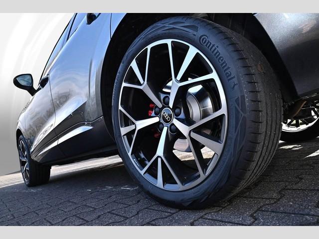 Audi Q3 SUV TFSI tronic S line Matrix Pano DCC AHK So