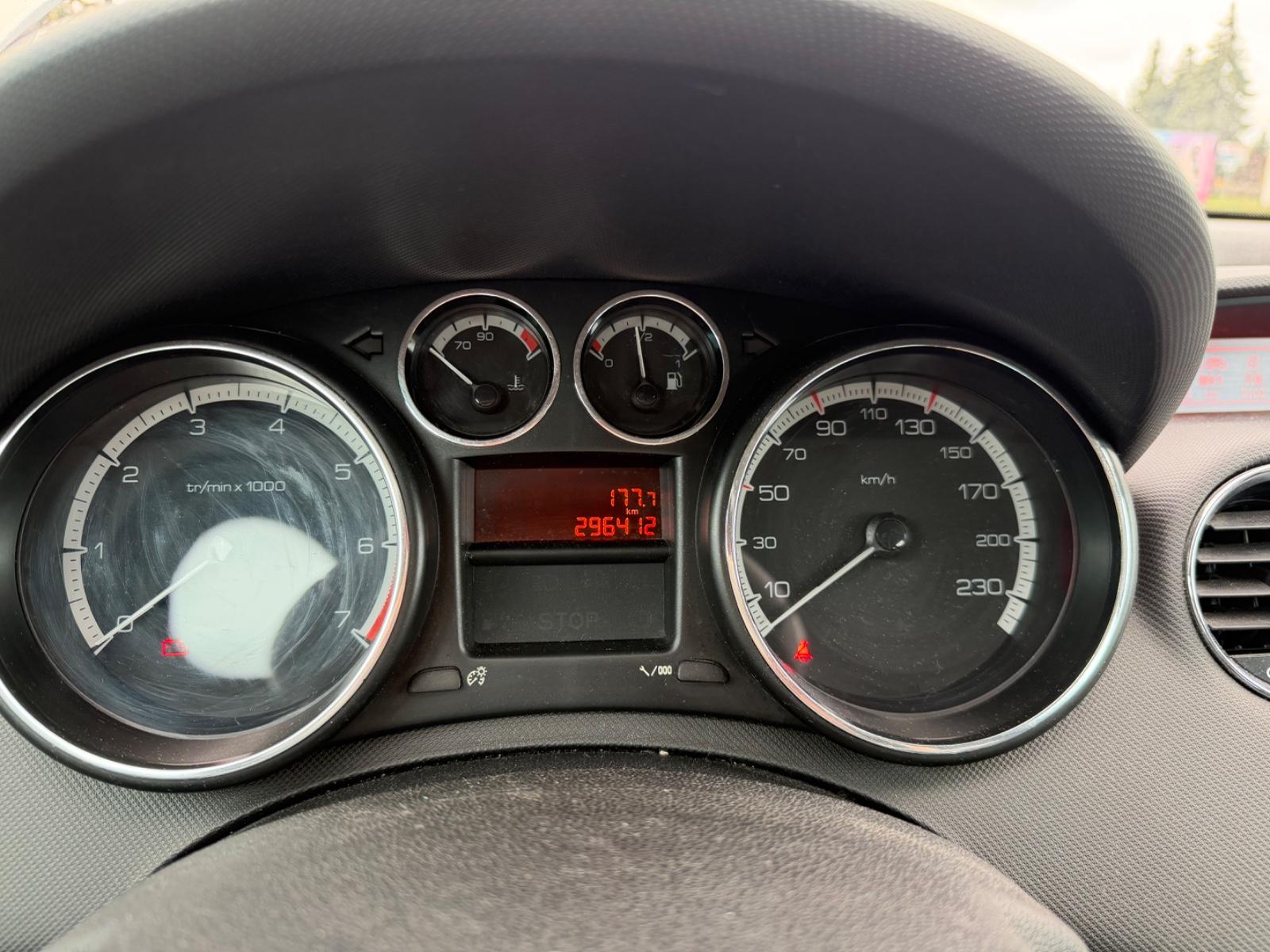 Peugeot 308 2009 — photo 15