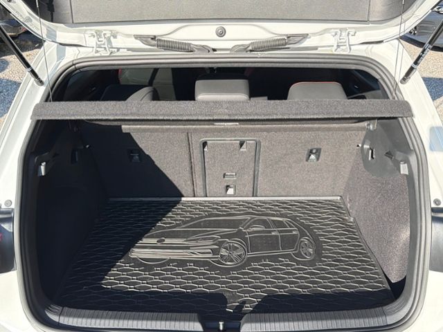 Fahrzeugabbildung Volkswagen Golf VIII 2.0 TSI GTI CLUBSPORT 45 LED-MATRIX R-