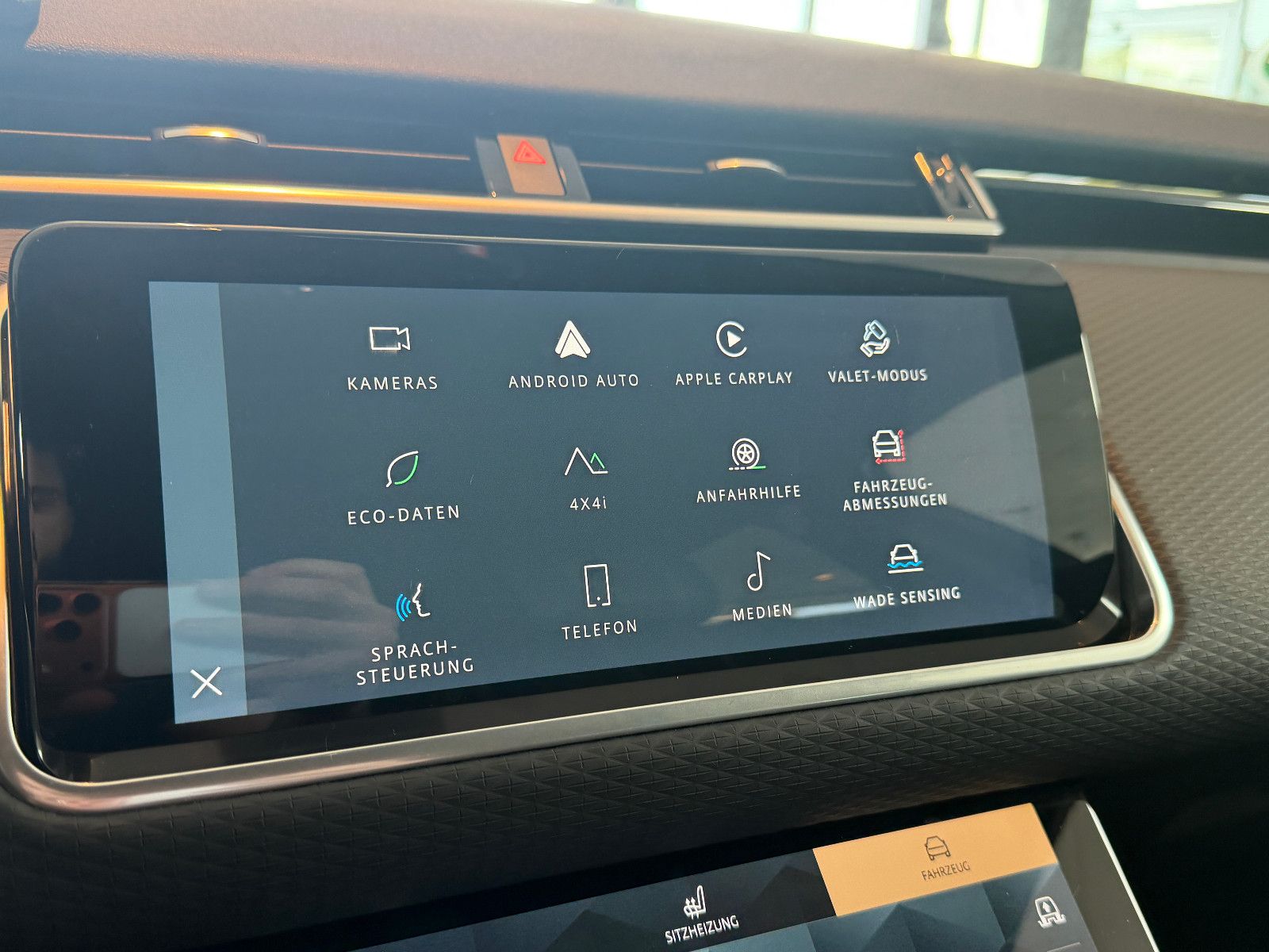 Fahrzeugabbildung Land Rover Range Rover Velar/360*KAM/LED/APPLE/LEDER/