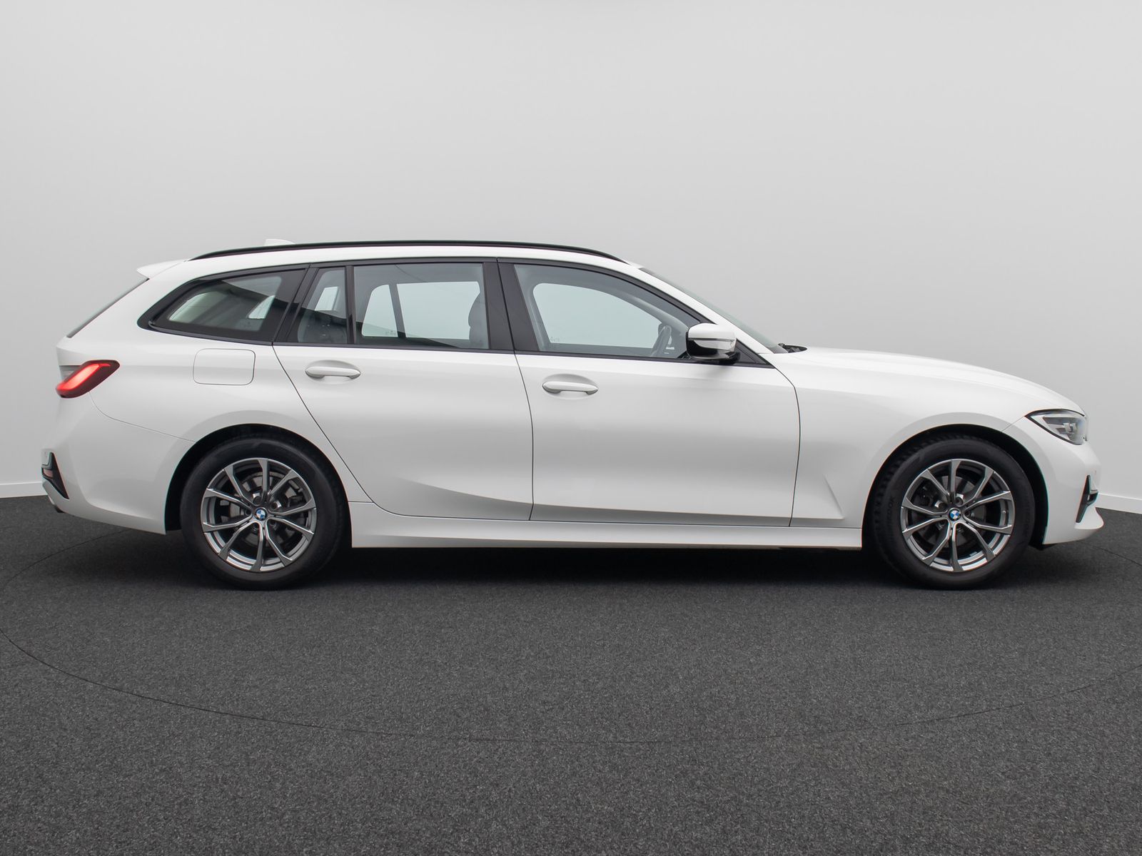 Fahrzeugabbildung BMW 320i Sport Line HUD DAB Lordos Alarm HiFi Komfor