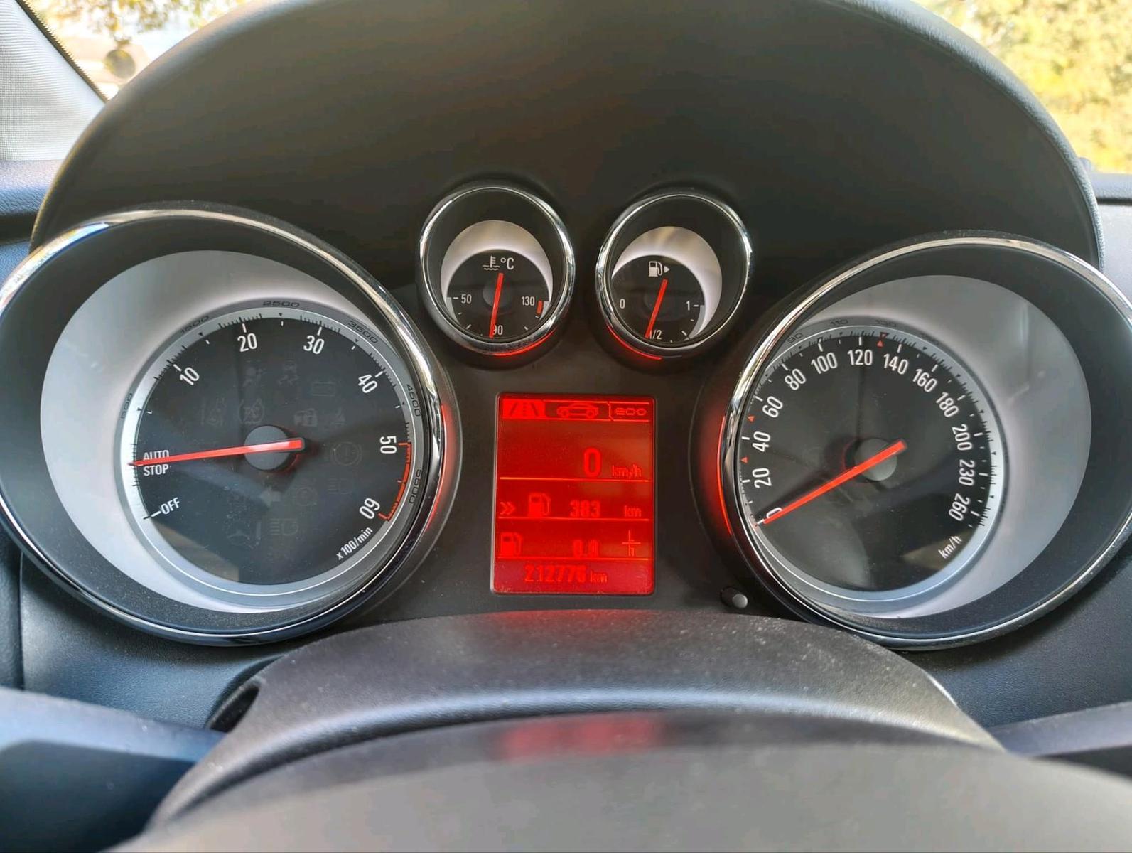 Opel Astra 2014 — photo 6