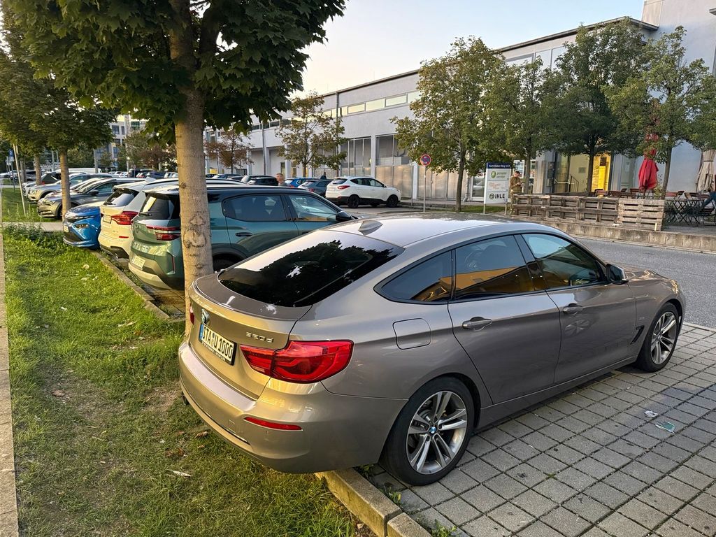 Image of BMW 320