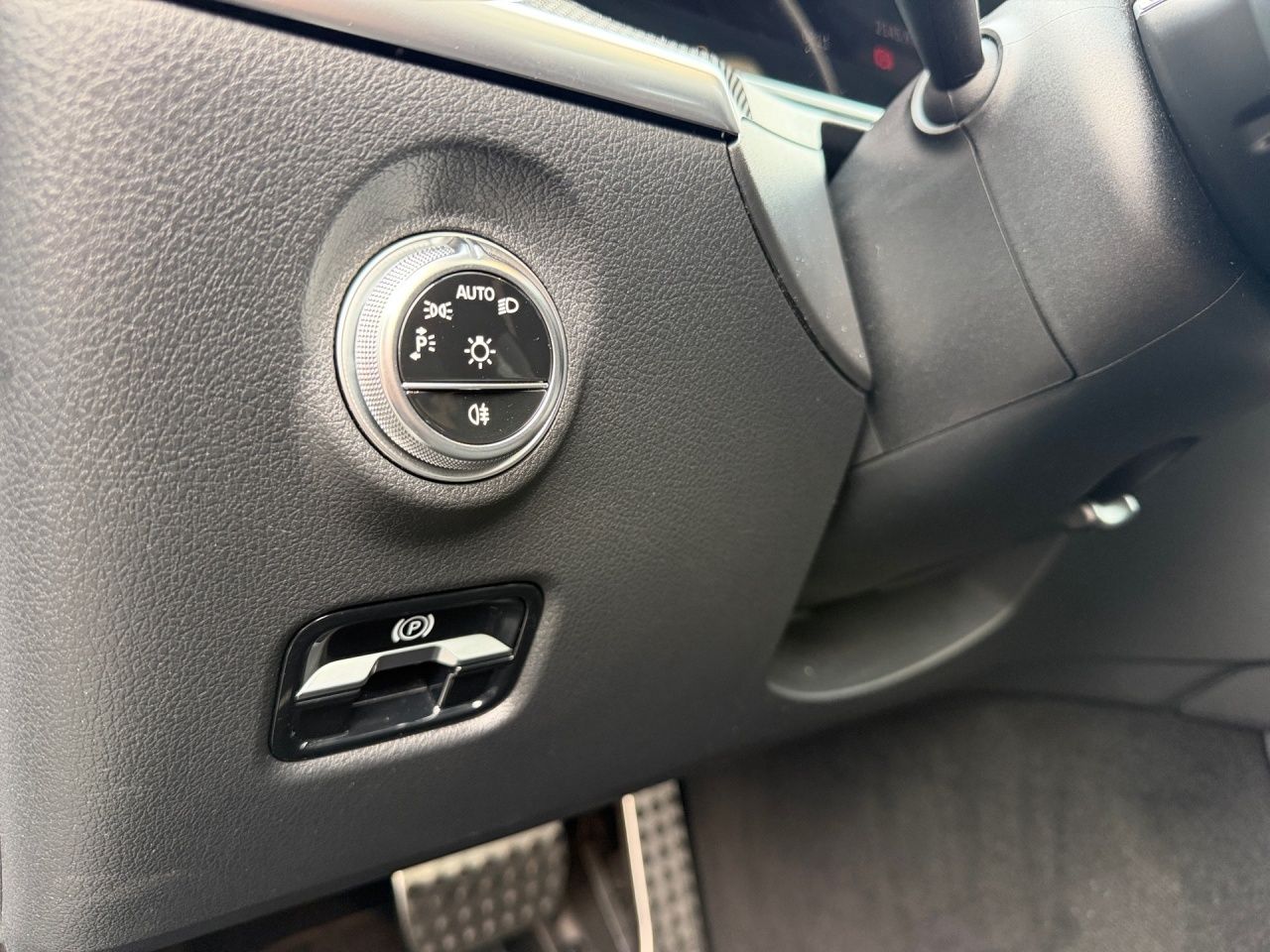 Fahrzeugabbildung Mercedes-Benz C 220 d 4M T AMG AHK Pano Night DigitalL Soundsy