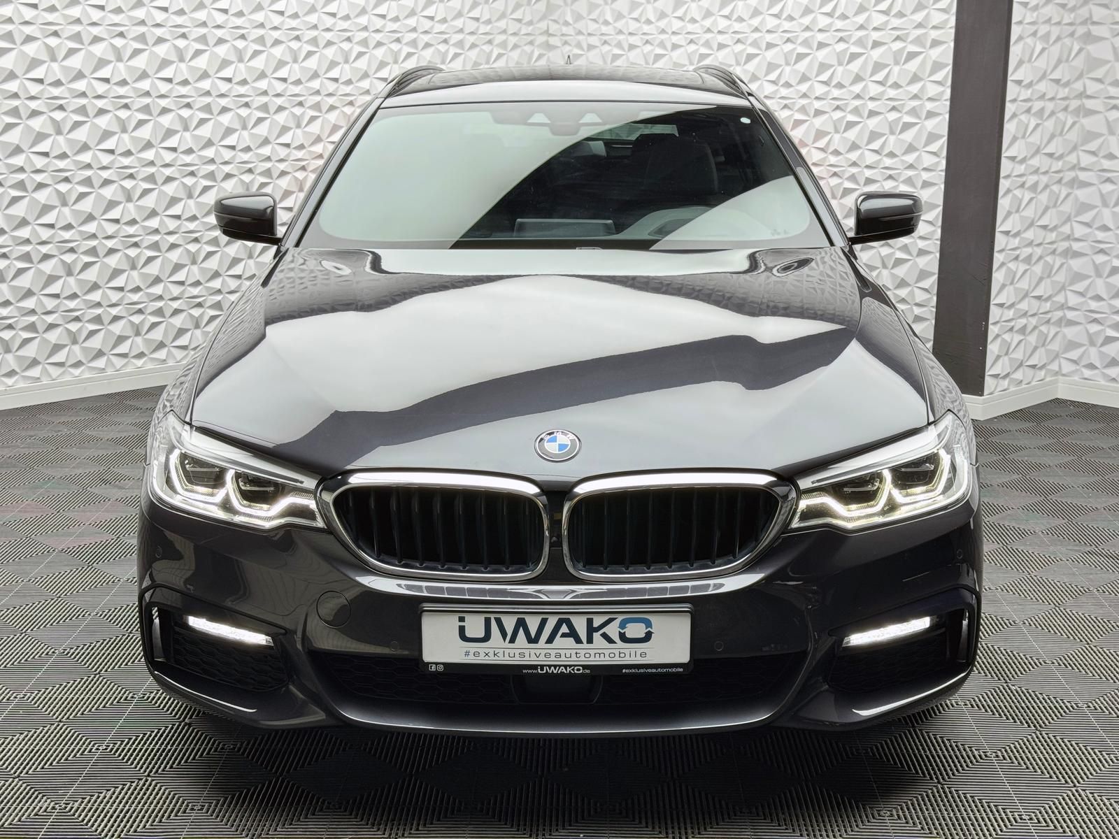 Fahrzeugabbildung BMW 520d M-PAKET/AKTIVLENK/ACC/PANO/AHK/KEYL/CAM/DAB
