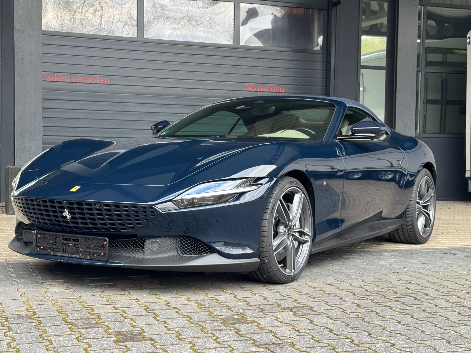 FERRARI Roma
