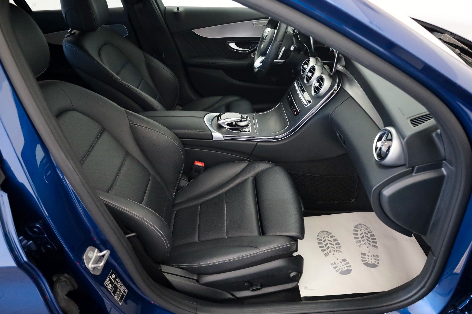 Fahrzeugabbildung Mercedes-Benz C 300 de Lim., AMG line,Leder,Navi,LED,SH,Kamera
