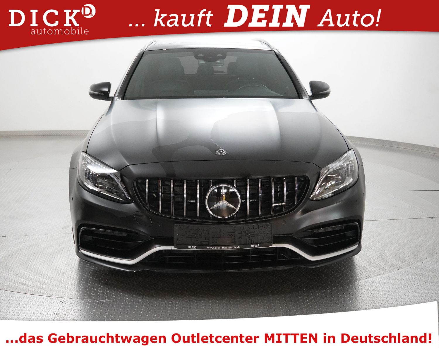 Fahrzeugabbildung Mercedes-Benz C63 AMG >CARBON+PANO+MEMO+KAM+MULTIB+NAPPA+COMAN