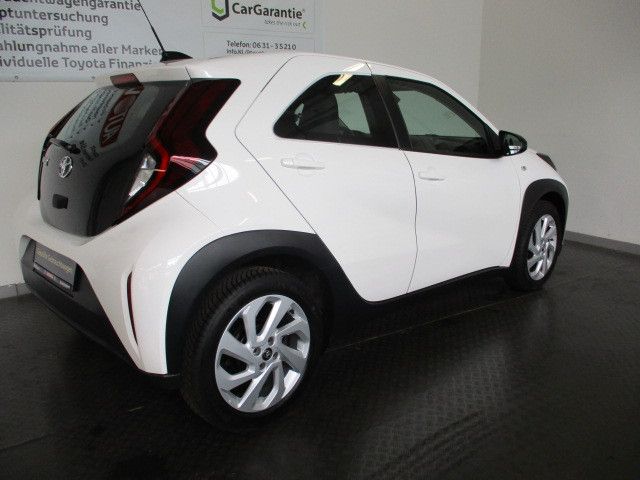 Fahrzeugabbildung Toyota Aygo X Play 5-Türer