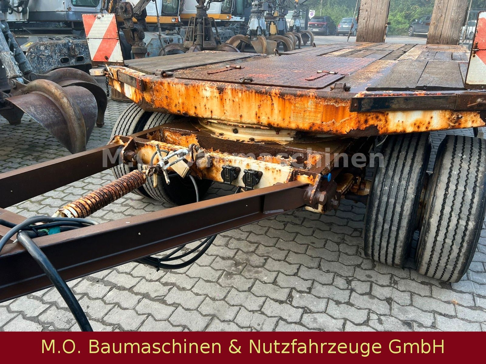 Fahrzeugabbildung Müller-Mitteltal T 30,0 Kompakt / 3 Achser / Blatt /Rampen/