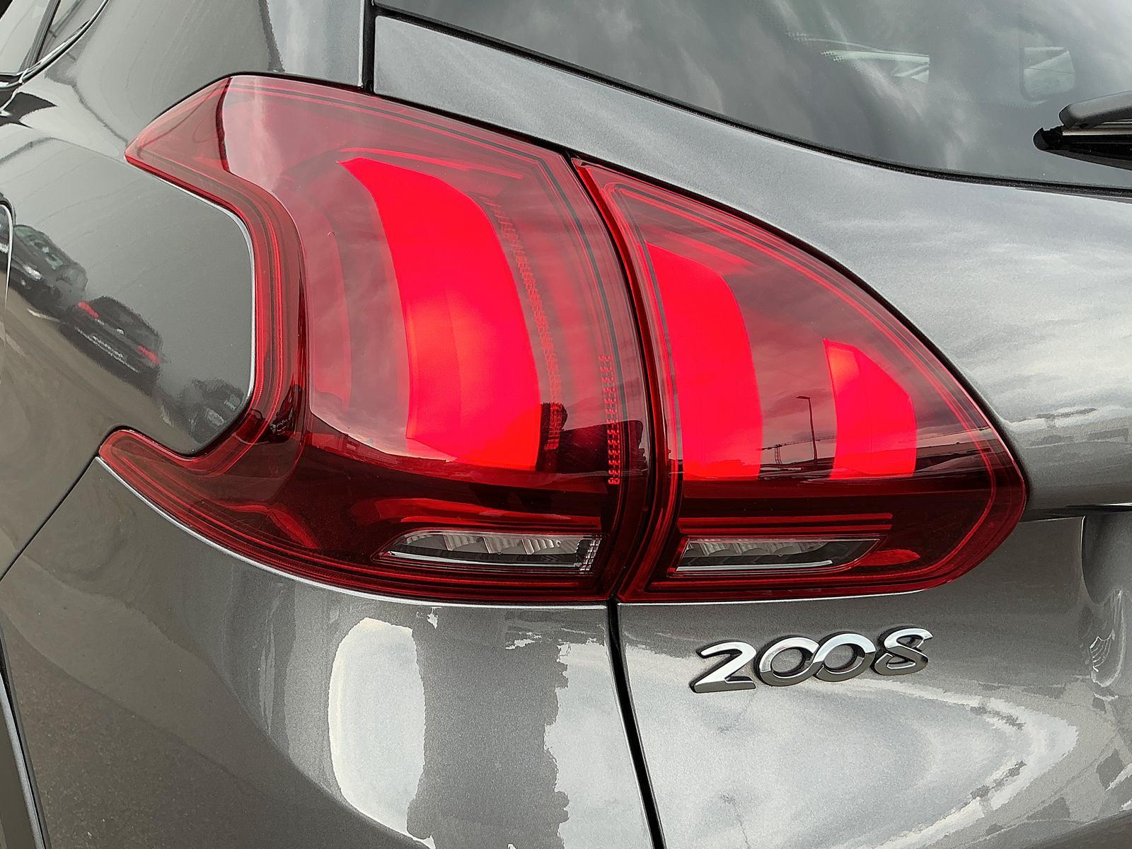 Peugeot 2008 1.2 AUT Crossway LED PANO NAVI SHZ RFK PDC