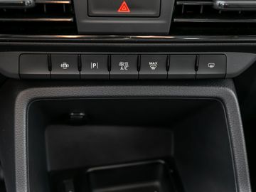 Ford Tourneo Connect 2.0 Trend Spurhalteassi. Navi