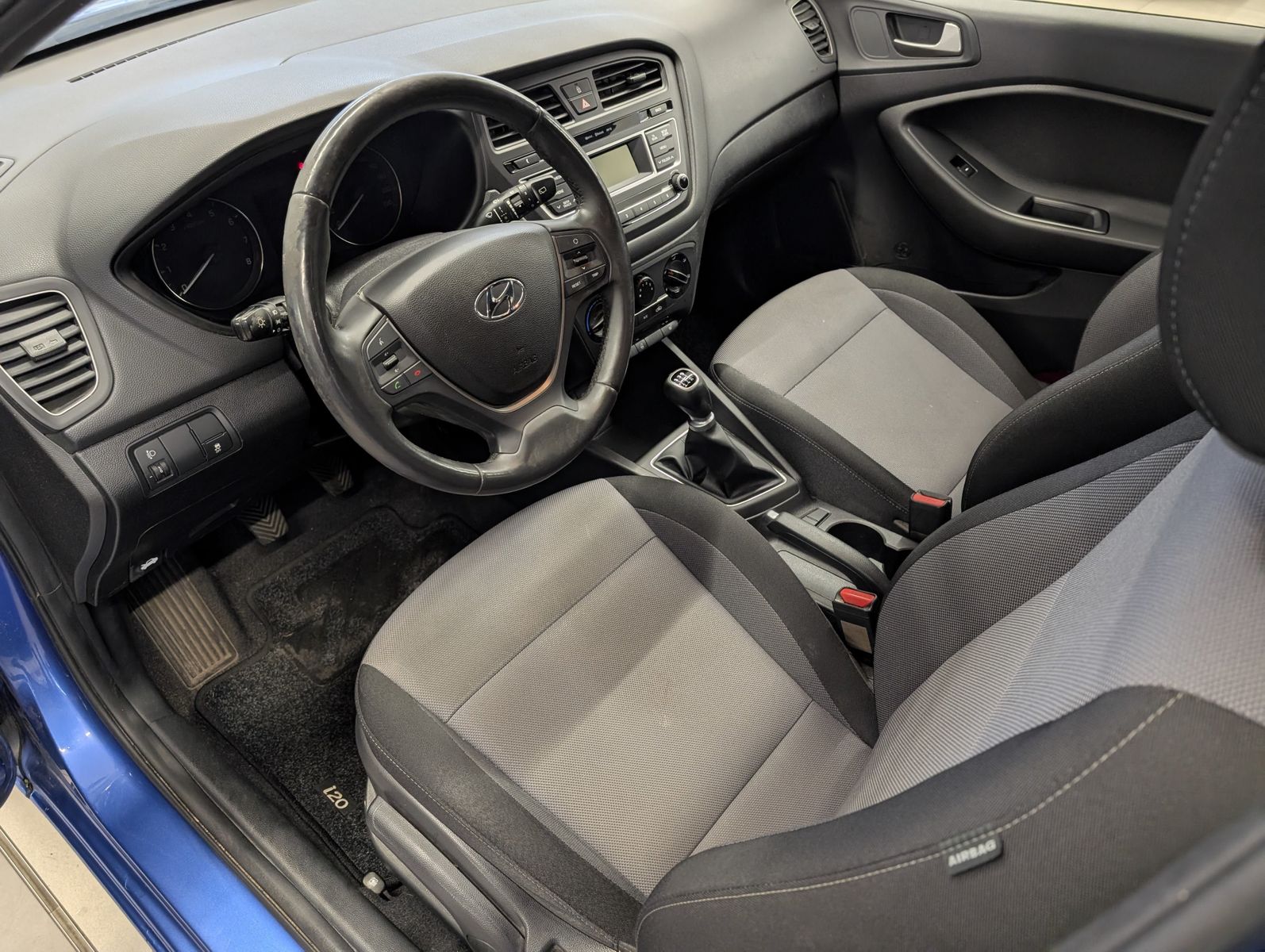 HYUNDAI i20 1.2 Passion Allwetter Klima – Bild 27