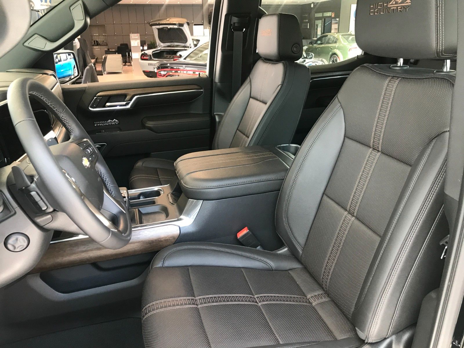 Fahrzeugabbildung Chevrolet Silverado 6.2 V8 High Country*Z71 *KlappeLPG