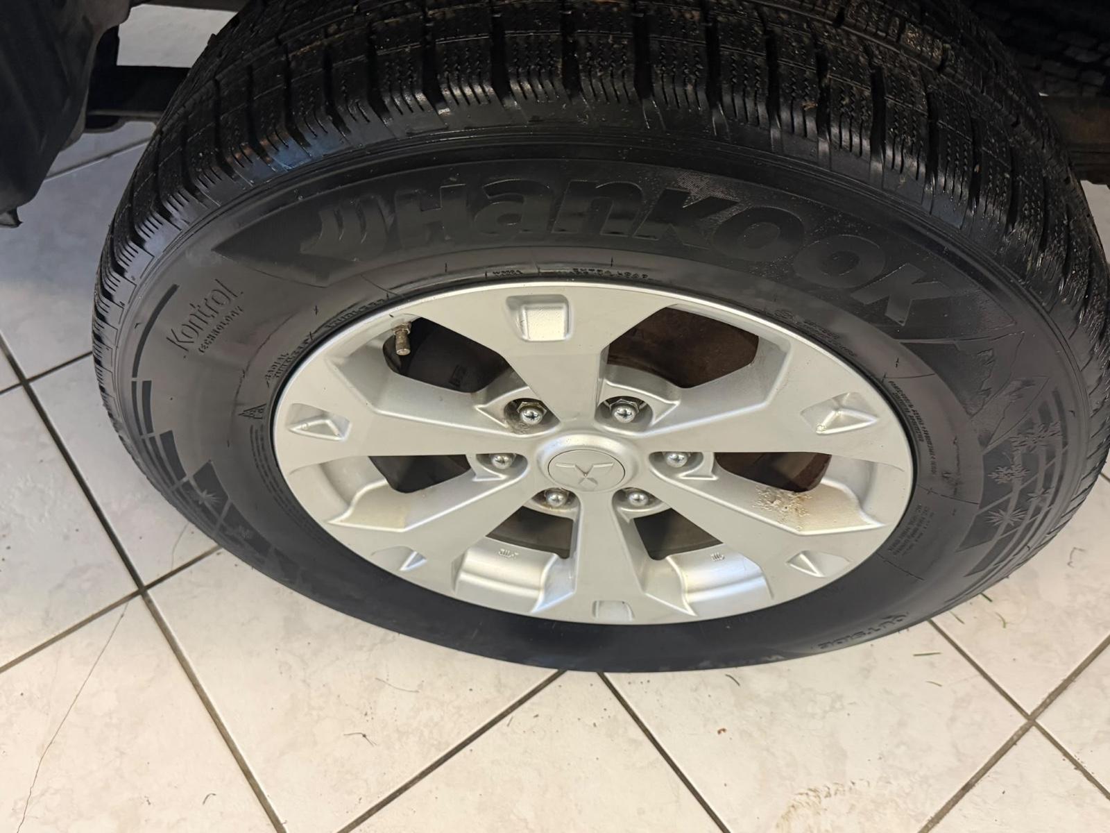 Mitsubishi L200 2.5 DI-D Edition 20 Double Cab | 178 ch | BVM | Cuir | GPS | Hard-top | Attelage | Xénon