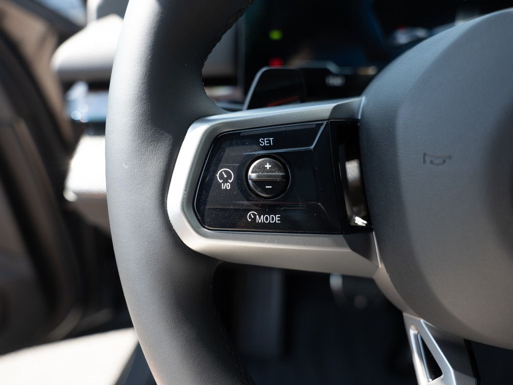 BMW i5 Touring 40 xDrive M-Sport Pro PANO AHK B&W foto 23