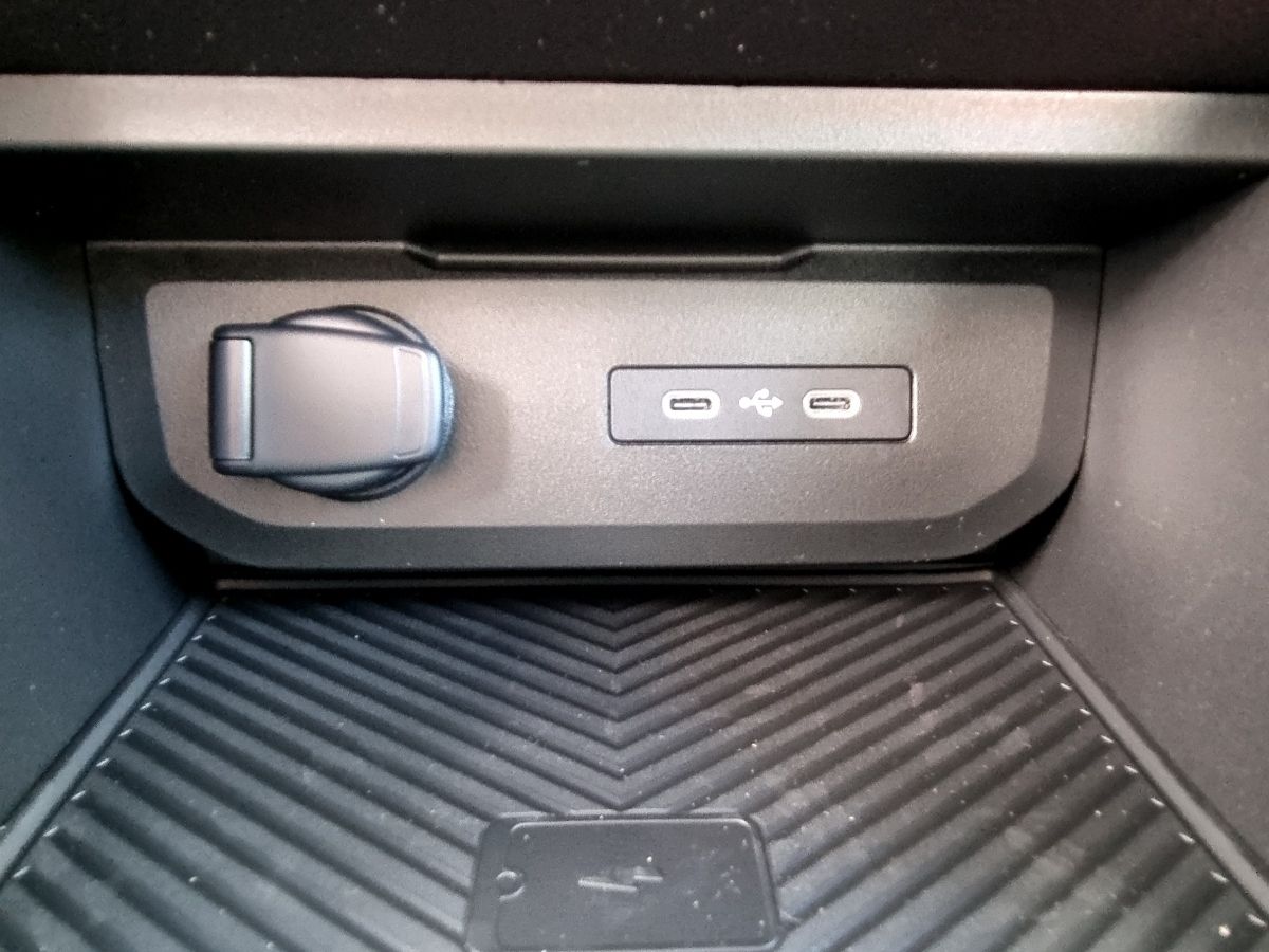 Fahrzeugabbildung Dacia Duster Journey hybrid-G 150 4x4