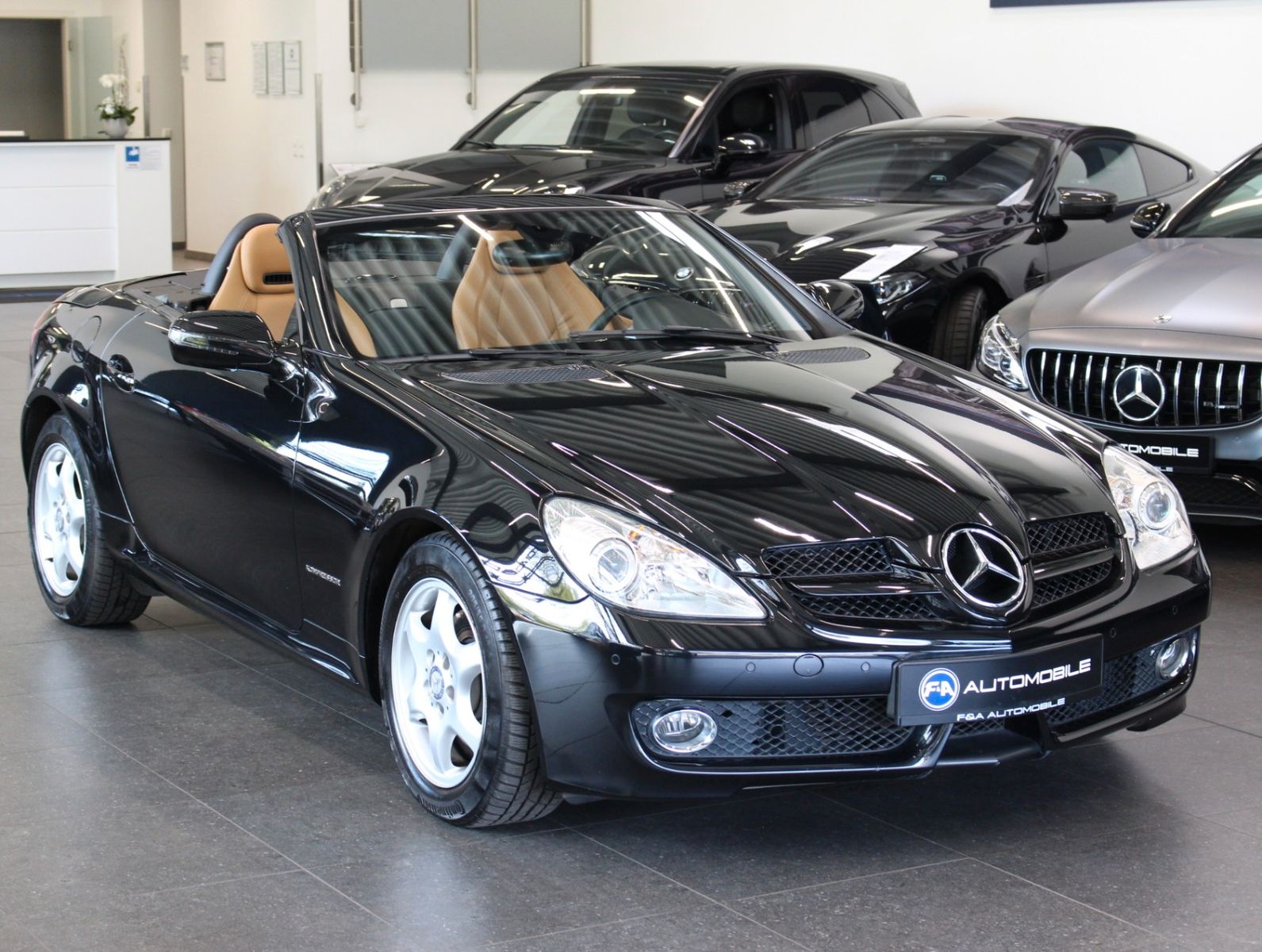 Fahrzeugabbildung Mercedes-Benz SLK 200 *2.Hand*Navi*Parktronic*Sitzheizung