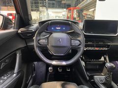 Fahrzeugabbildung Peugeot 2008 1.2 PureTech GT-Line LED ACC Pano Navi 1.Hd