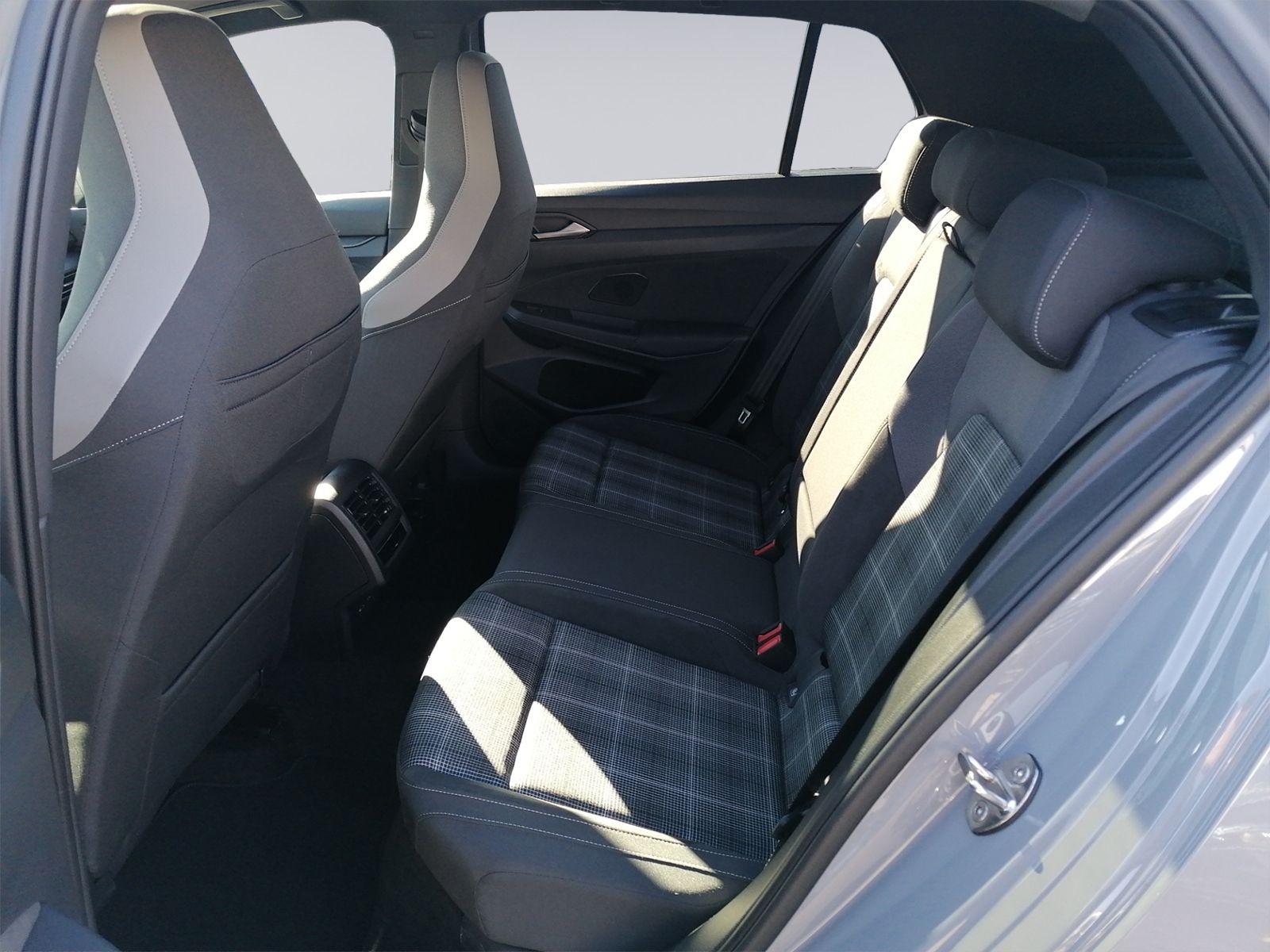 Golf VIII GTD DSG KAMERA+PANO+HARMAN-KARDON