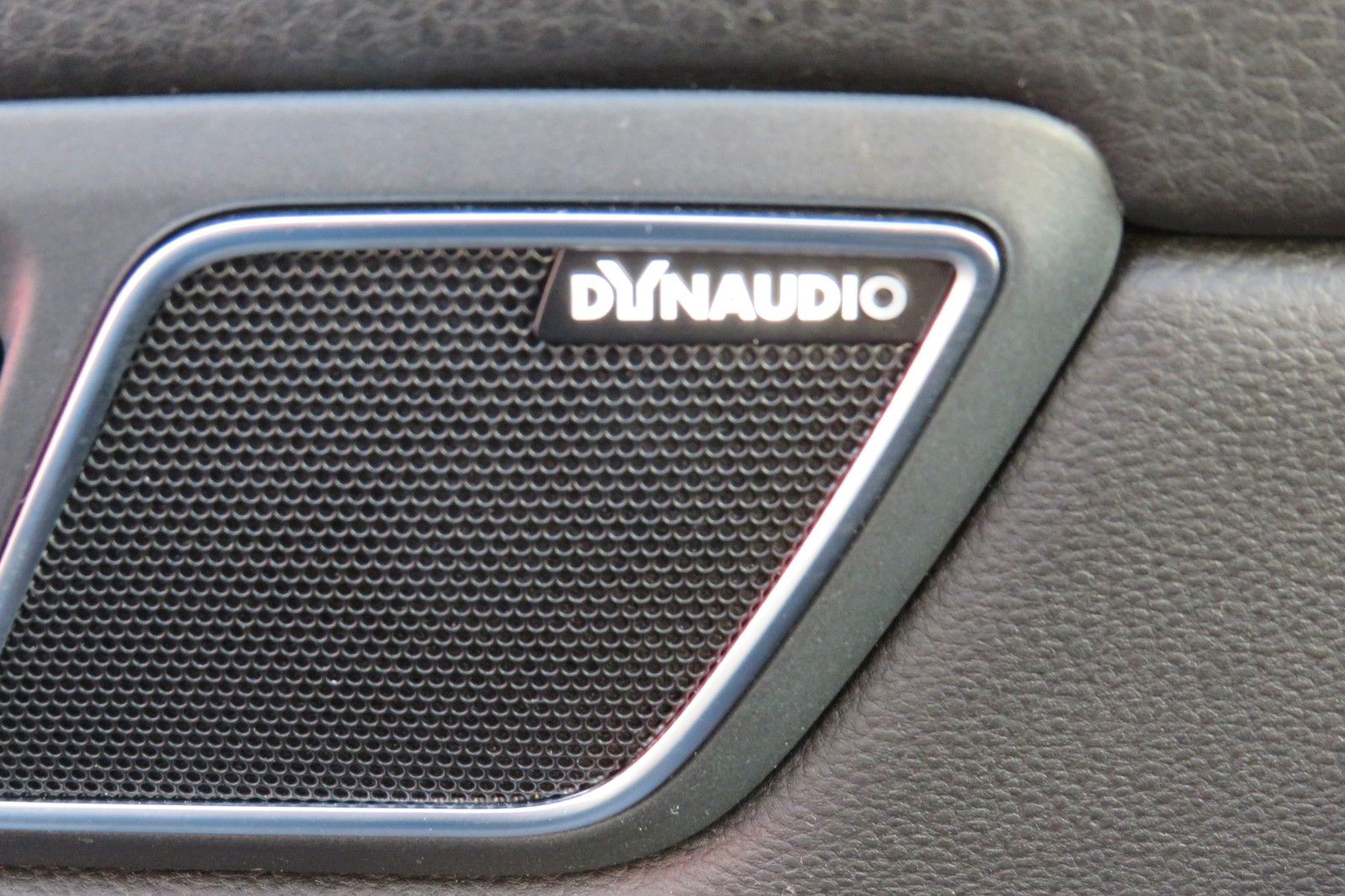 Fahrzeugabbildung Volkswagen Sharan Highline TDI DSG 7-S XENON ACC AHK "VOLL"