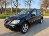 Mercedes-Benz Ml 500  Erste hand. - gebrauchte Mercedes-Benz ML 500 aus dem Jahr 2005