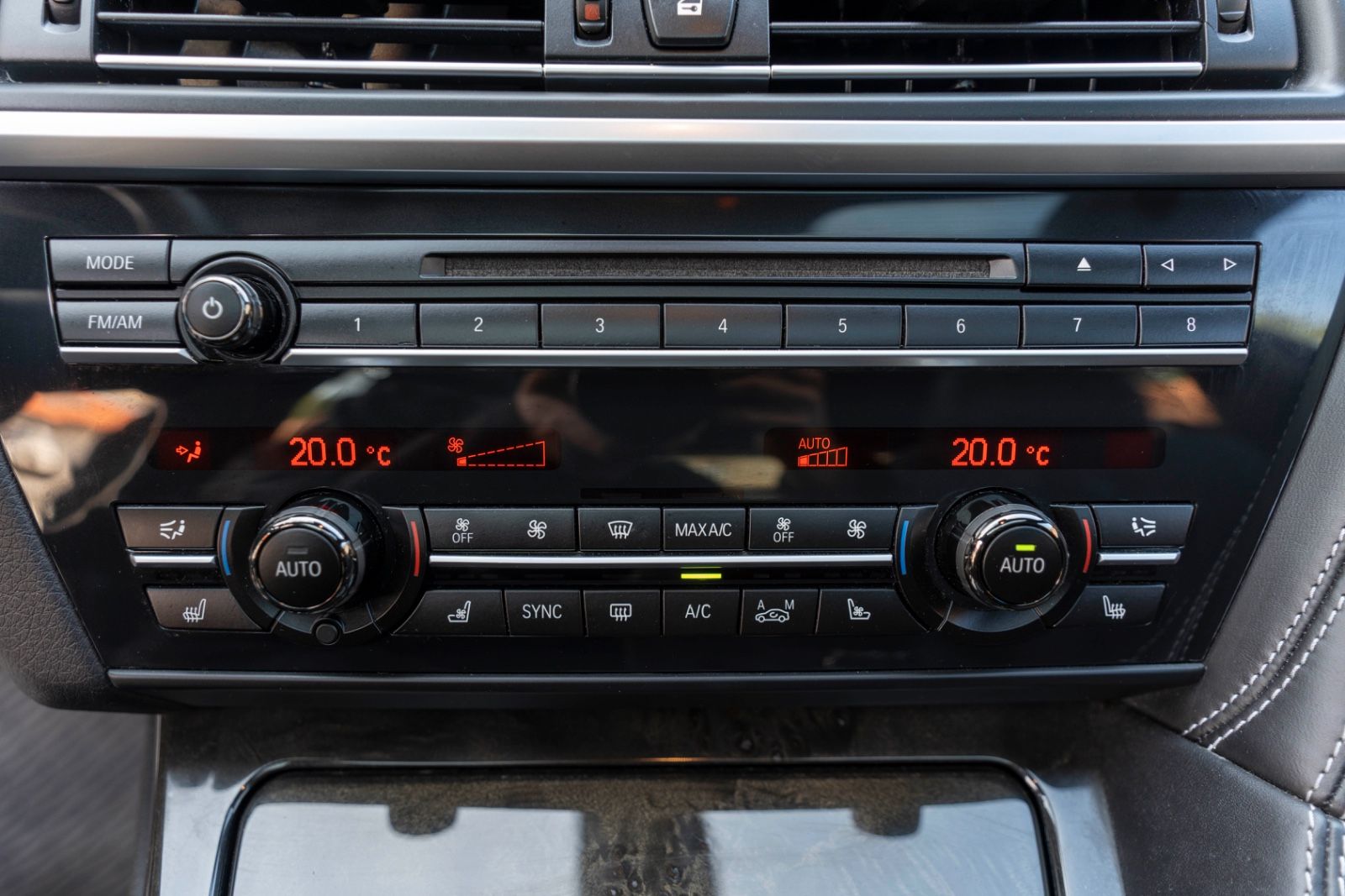 Fahrzeugabbildung BMW 650ix GC M-SPORT MASSAGE HUD H&K KAM CARPLAY