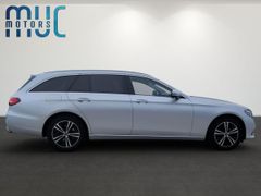 MERCEDES-BENZ E 220 d 4Matic /MultiBeam/Totwinkel+Spurhalte/