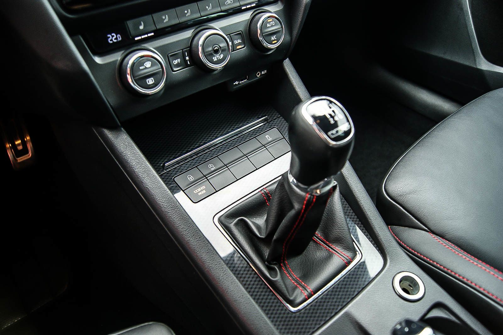 Fahrzeugabbildung SKODA Octavia Combi RS 20TSI CHALLENGE XL LEDER XENON
