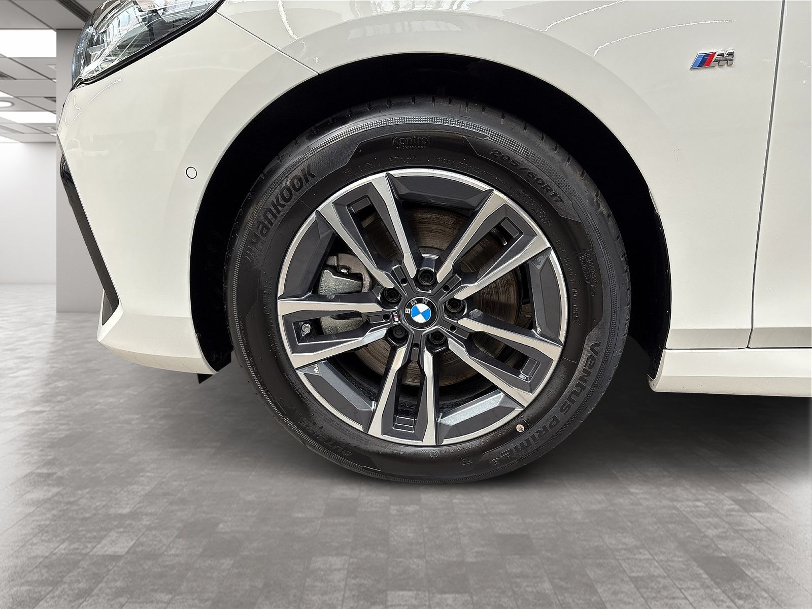 BMW 223 Active Tourer - Bild 9