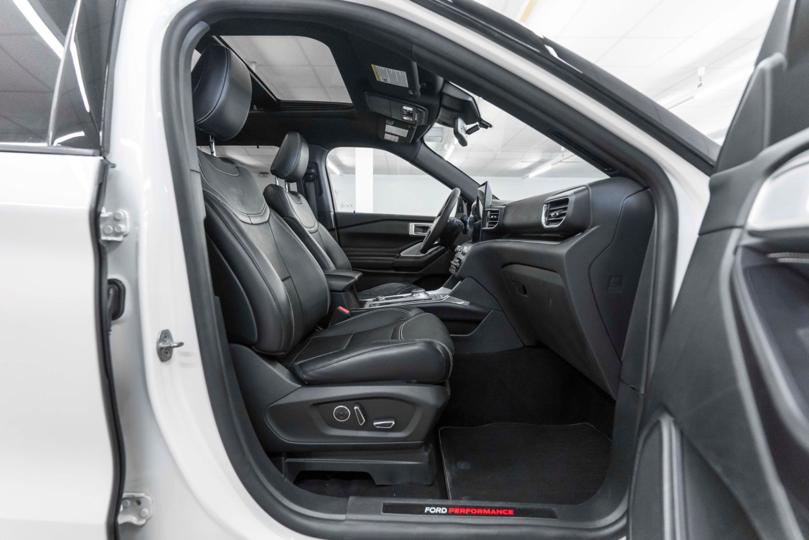 Fahrzeugabbildung Ford Explorer ST 3.0L AWD ACC LED 360° B&O PANO AHK
