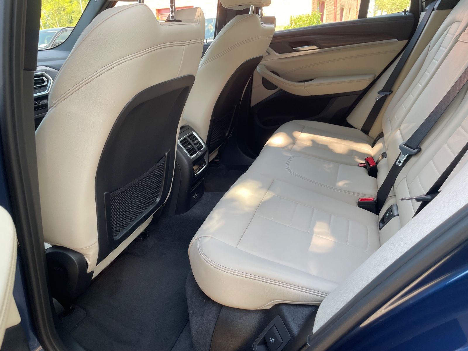 BMW iX3 Impressive Panora Head Up 360°Kamera foto 22
