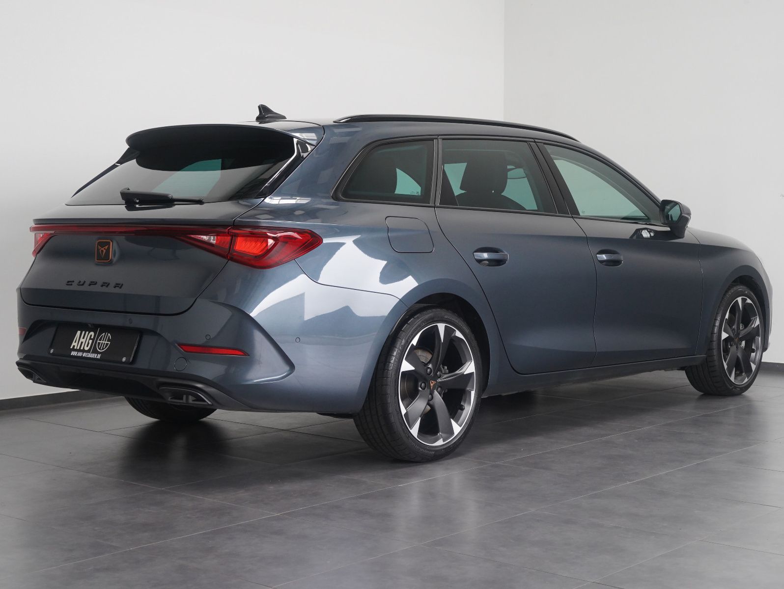 Fahrzeugabbildung CUPRA Leon Sportstourer 2.0 TSI DSG